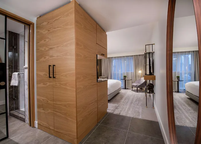 Hotel Lincoln Plaza London, Curio Collection By Hilton